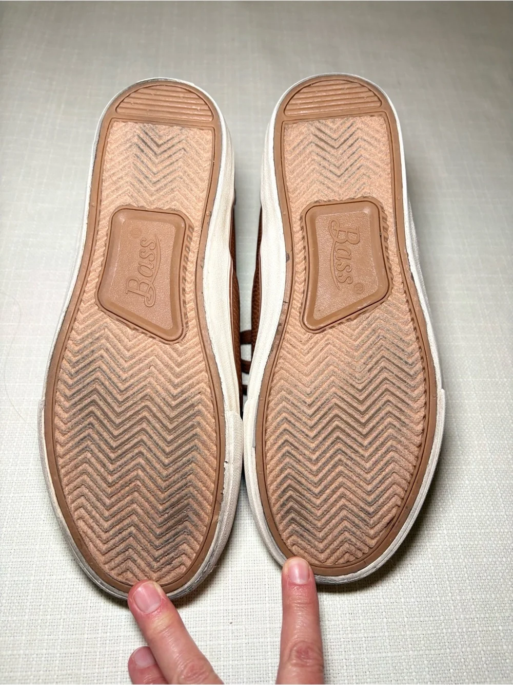Bass Men's Brown Leather Sneakers Size 8.5 | Casual Lace-Up Comfort Shoes